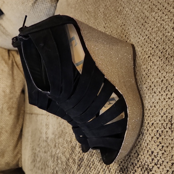 ELLE Elcara Black/Gold Sparkly Wedges - Picture 4 of 6